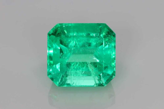 6.17ct Octagonal Natural Emerald (Colour Green, Clarity Slightly Included, Cut Faceted)
